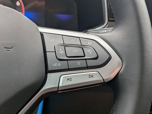 New 2026 Volkswagen Taos SE FWD image 29