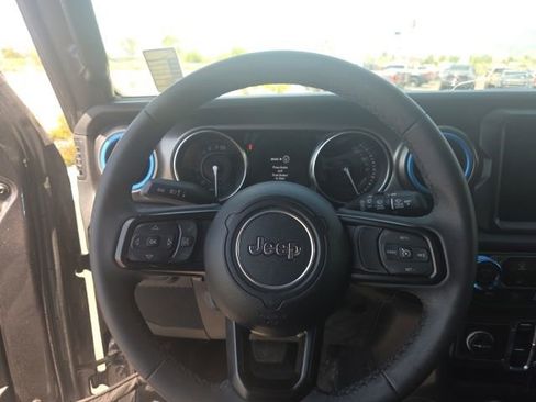 Used 2023 Jeep Wrangler Unlimited AWD/4WD image 14
