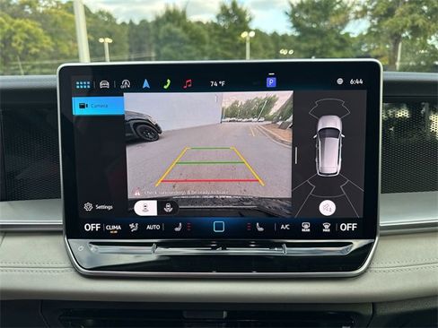 New 2025 Volkswagen Tiguan SE image 17