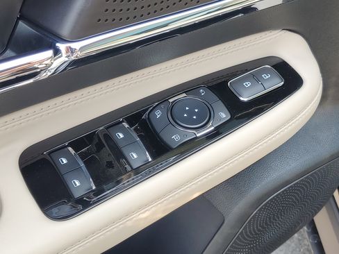 New 2025 Lincoln Corsair Reserve image 10