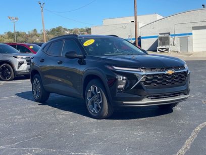 New 2025 Chevrolet Trax LT w/ Sunroof Package