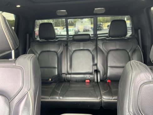 Used 2020 RAM 1500 Limited w/ Black Appearance Package AWD/4WD image 23