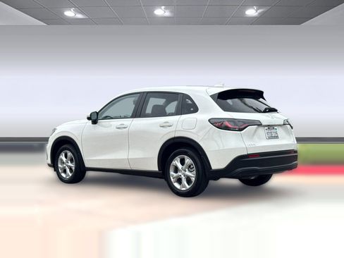 Used 2025 Honda HR-V LX image 3