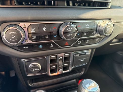 Certified 2025 Jeep Wrangler Unlimited Sahara w/ Safety Group image 22