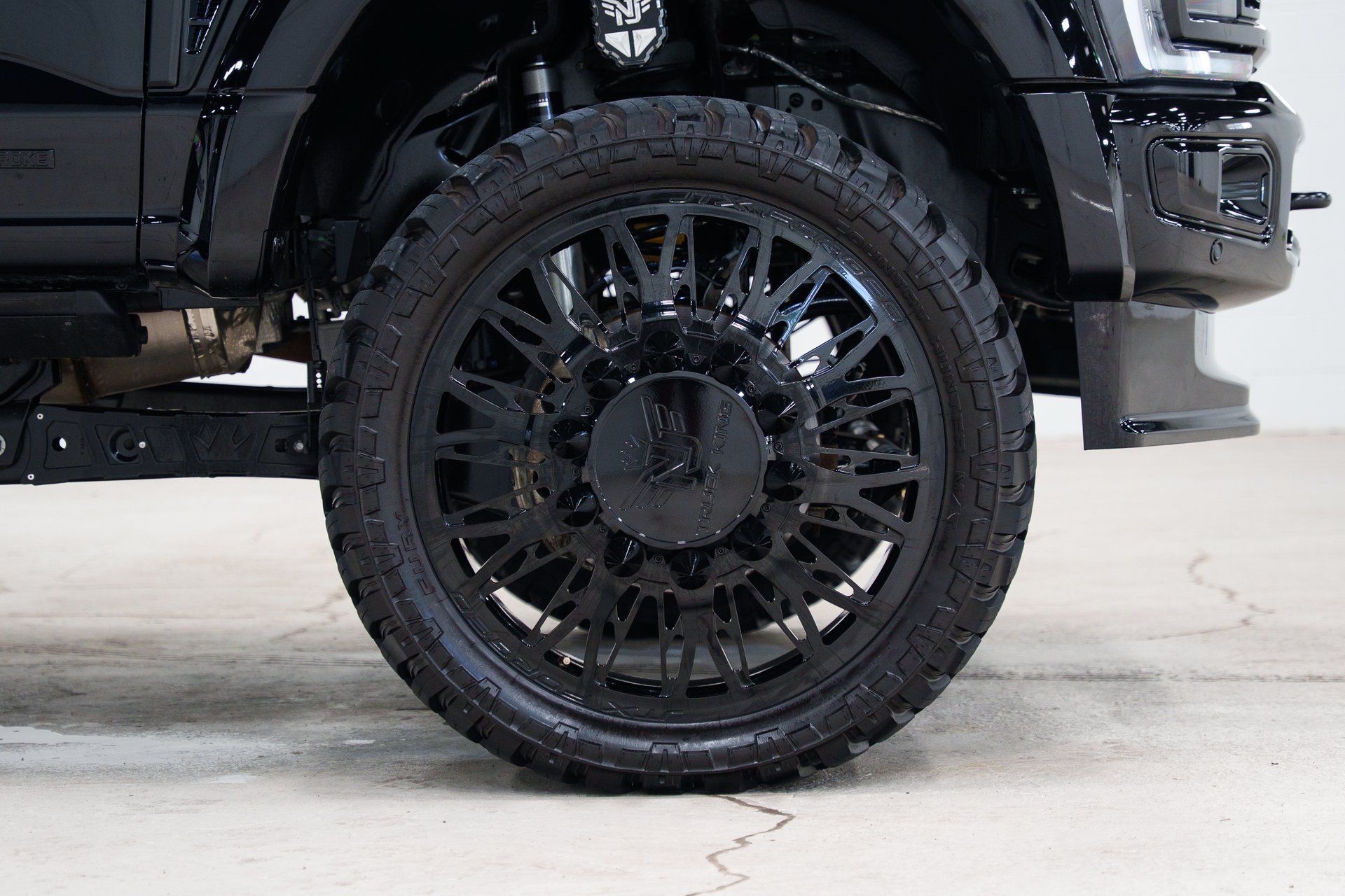 Used 2025 Ford F450 Platinum AWD/4WD image 24