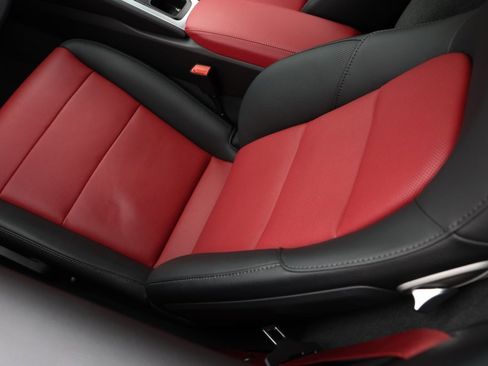 Used 2025 Porsche 718 Cayman image 25