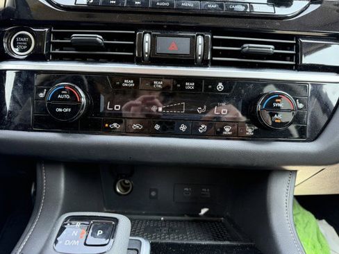 Used 2024 Nissan Pathfinder SL w/ SL Premium Package image 21