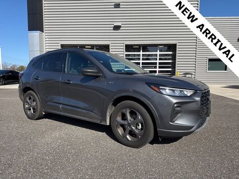 Used 2023 Ford Escape ST-Line image 1