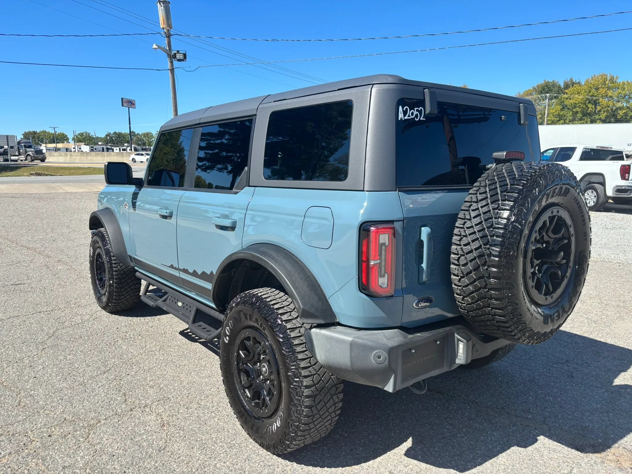 Used 2021 Ford Bronco Wildtrak AWD/4WD image 3