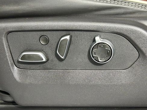 Used 2024 GMC Sierra 3500 Denali Ultimate image 32