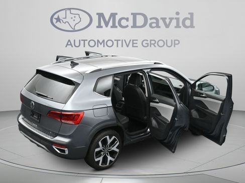 Used 2023 Volkswagen Taos SEL AWD/4WD image 46