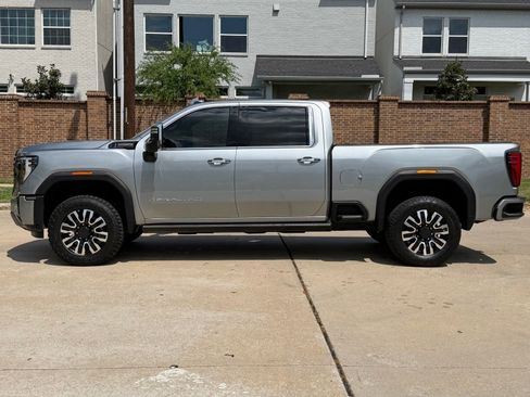 Used 2024 GMC Sierra 2500 Denali Ultimate image 14