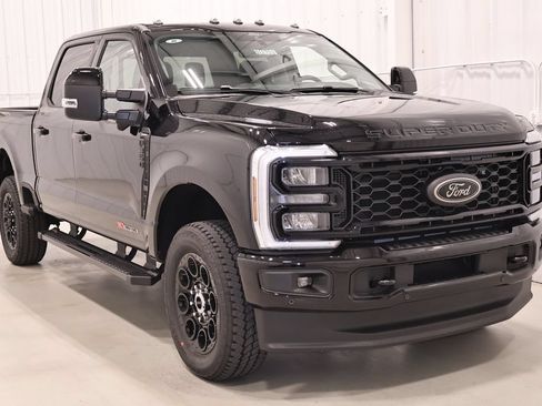 New 2026 Ford F350 Lariat w/ Black Appearance Package AWD/4WD image 3