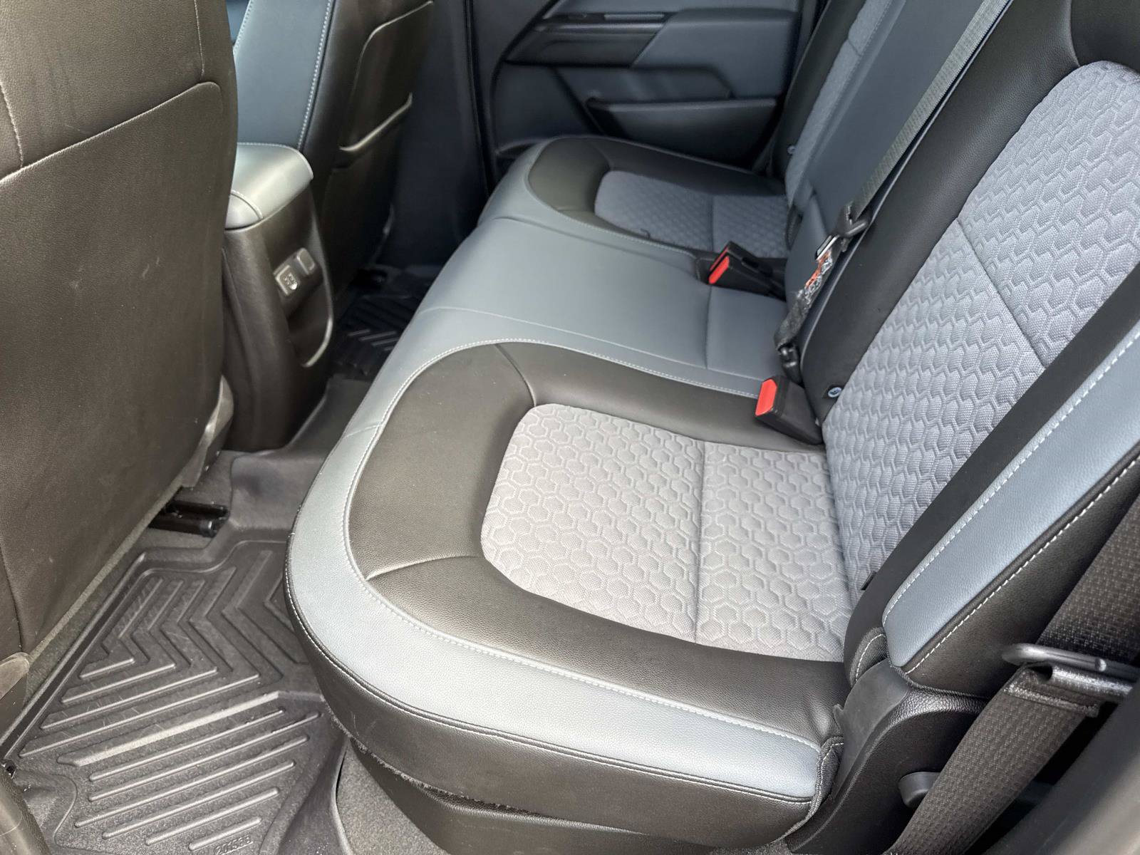 Used 2019 Chevrolet Colorado Z71 AWD/4WD image 10
