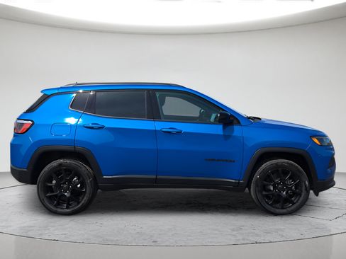 New 2026 Jeep Compass Latitude AWD/4WD image 2