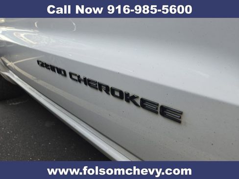 Used 2015 Jeep Grand Cherokee Altitude image 3