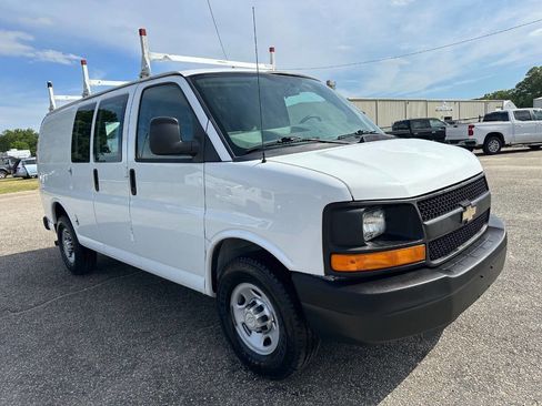 Used 2014 Chevrolet Express 2500 RWD image 15
