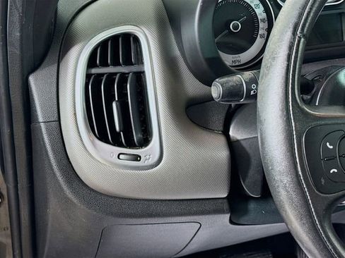 Used 2017 FIAT 500L Pop w/ Popular Equipment Package image 11