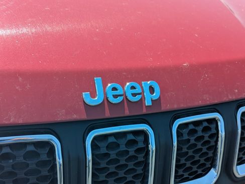 Used 2024 Jeep Compass Latitude AWD/4WD image 10