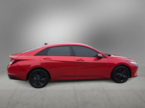 Used 2022 Hyundai Elantra SEL w/ Convenience Package FWD image 8
