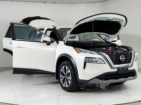 Certified 2023 Nissan Rogue SV image 9