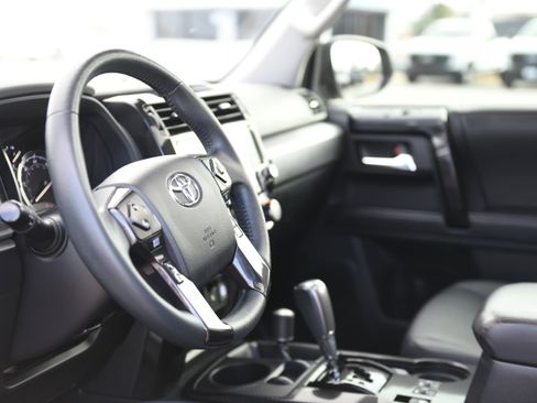 Used 2021 Toyota 4Runner Venture w/ Moonroof Package image 20