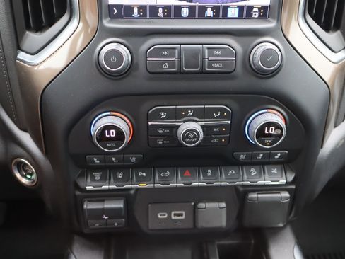 Used 2023 Chevrolet Silverado 2500 High Country w/ Technology Package AWD/4WD image 33