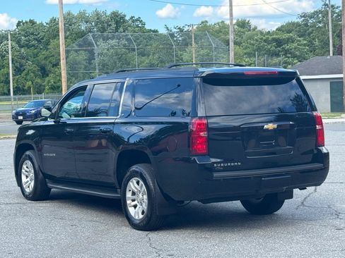 Used 2018 Chevrolet Suburban LT AWD/4WD image 4