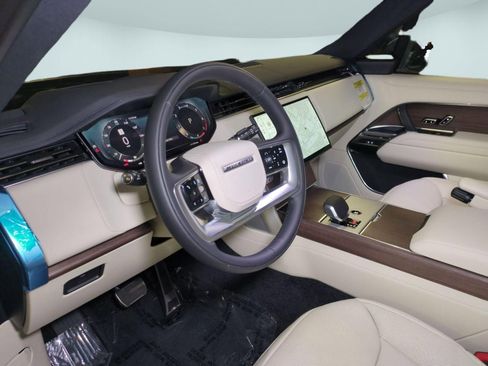 New 2026 Land Rover Range Rover Long Wheelbase SE AWD/4WD image 16