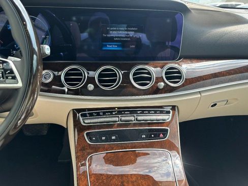 Used 2023 Mercedes-Benz E 350 4MATIC Sedan image 17