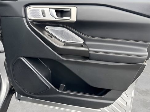 Used 2020 Ford Explorer ST w/ ST Street Pack image 9