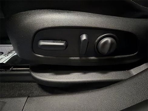 Certified 2018 GMC Acadia SLT image 12