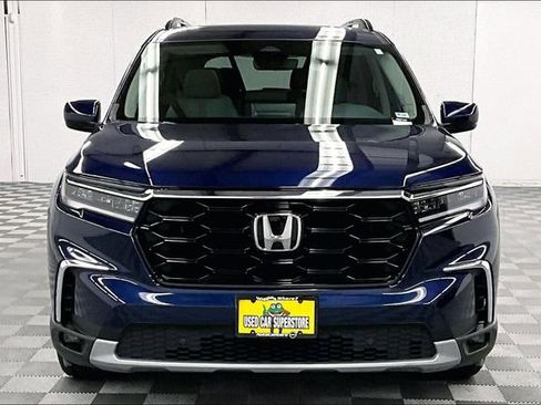 Used 2025 Honda Pilot Touring image 4