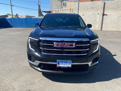 Used 2025 GMC Acadia Elevation