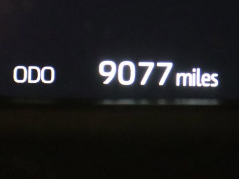 Certified 2025 Toyota Sequoia Platinum image 25