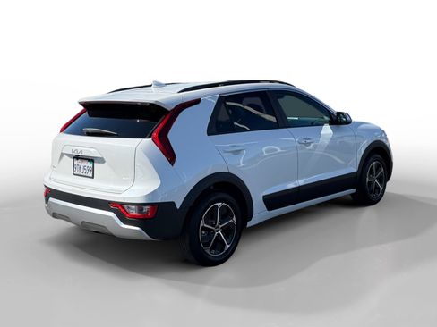 Used 2025 Kia Niro EX FWD image 5