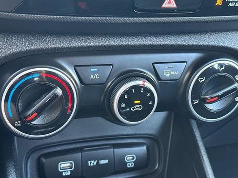 Certified 2026 Hyundai Venue SE FWD image 20
