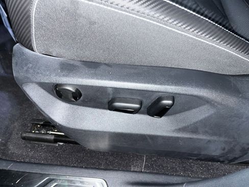 Used 2025 Volkswagen Atlas Cross Sport SE image 23