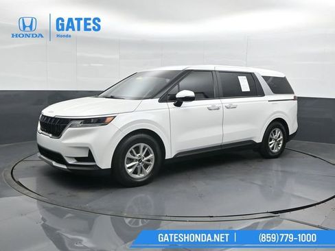 Used 2024 Kia Carnival LX image 7