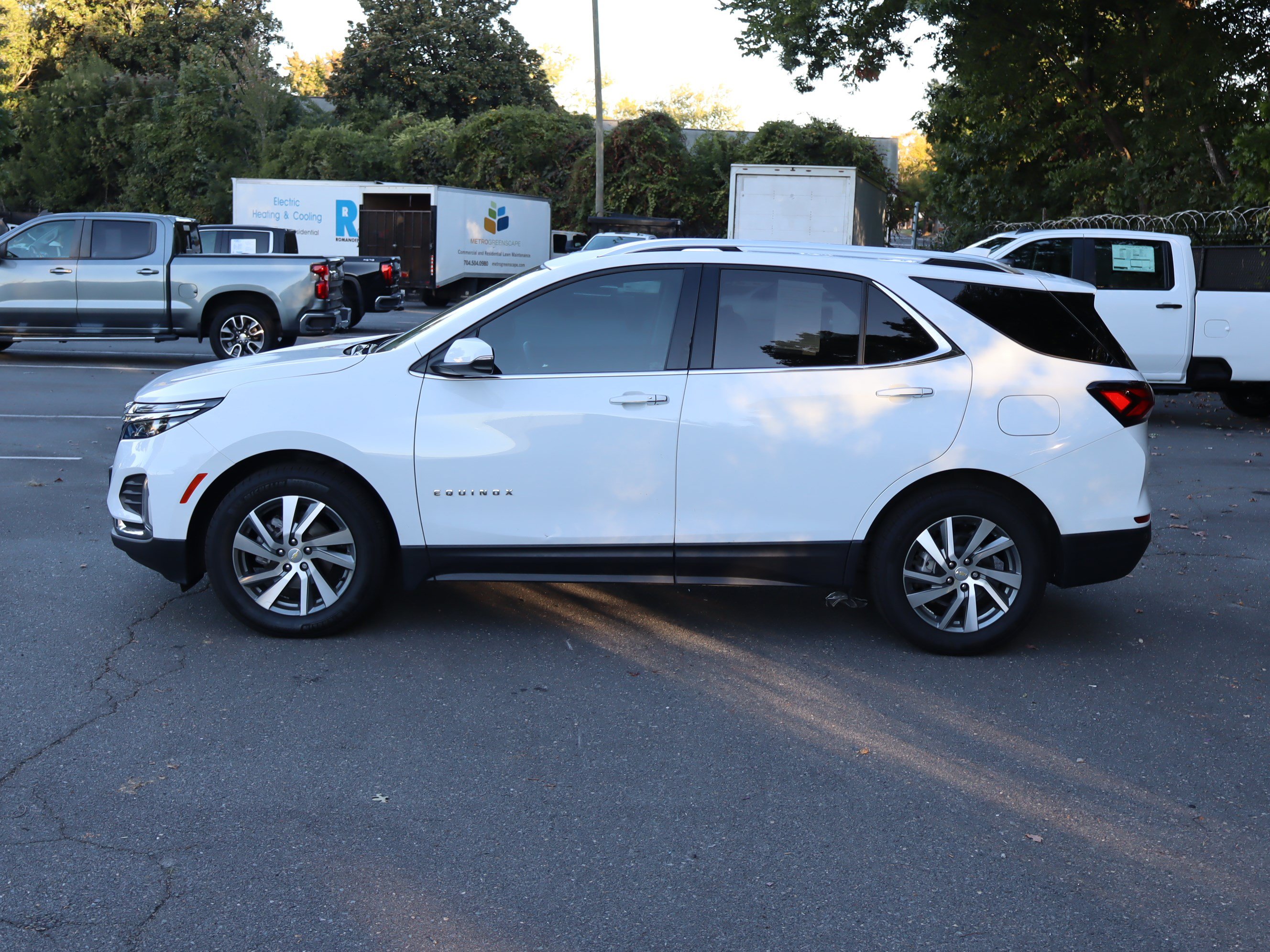 Used 2024 Chevrolet Equinox Premier FWD image 7
