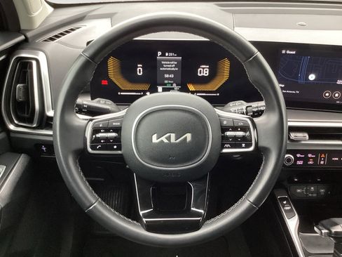Used 2024 Kia Sorento S image 17