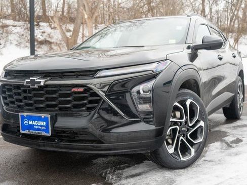 Used 2024 Chevrolet Trax RS w/ Driver Confidence Package image 1