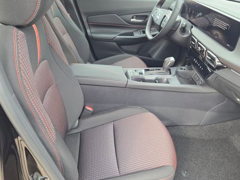 New 2026 Nissan Sentra SR w/ Floor Mat Package FWD image 6