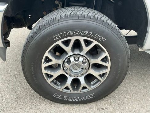 Used 2015 Ford F350 Lariat w/ Lariat Interior Package image 5