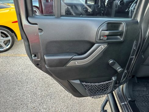 Used 2017 Jeep Wrangler Unlimited Sport w/ Connectivity Group image 26