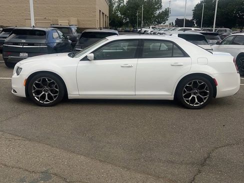 Used 2015 Chrysler 300 S image 3
