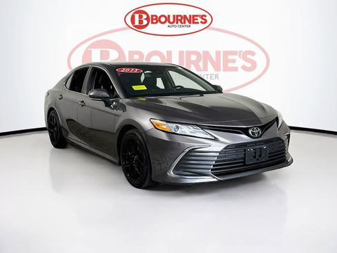 Used 2022 Toyota Camry XLE AWD/4WD image 1