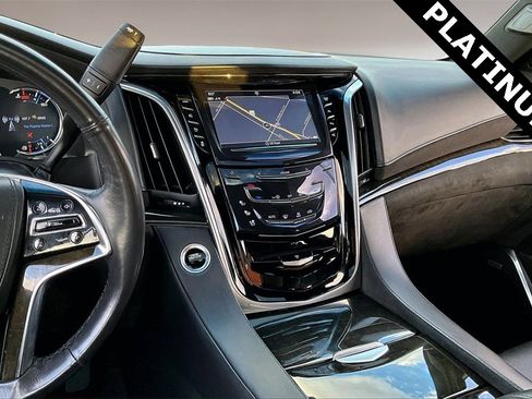 Used 2019 Cadillac Escalade Platinum image 6