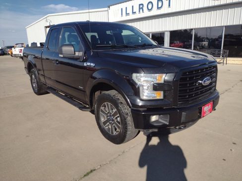 Used 2015 Ford F150 XLT w/ Equipment Group 302A Luxury image 4