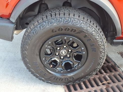 Used 2024 Ford Bronco Wildtrak AWD/4WD image 13